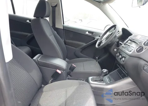 2011 Volkswagen Tiguan S z USA, uszkodzony, nr VIN WVGAV7AX9BW533759